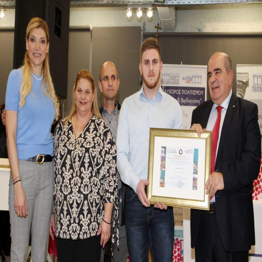 Είμαστε όλοι περήφανοι για τον Ανδρέα Αλικανιώτη: Η UNESCO βράβευσε τον 20χρονο «ήρωα» των Τεμπών