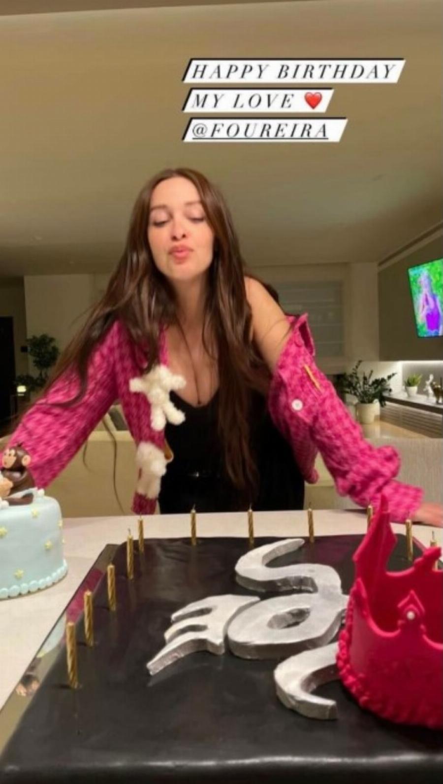 Δεν της φαίνεται καθόλου: Τόσο χρονών είναι η Φουρέιρα και το ξέρουν λίγοι, τα γενέθλια και η εντυπωσιακή τούρτα με τα κεράκια