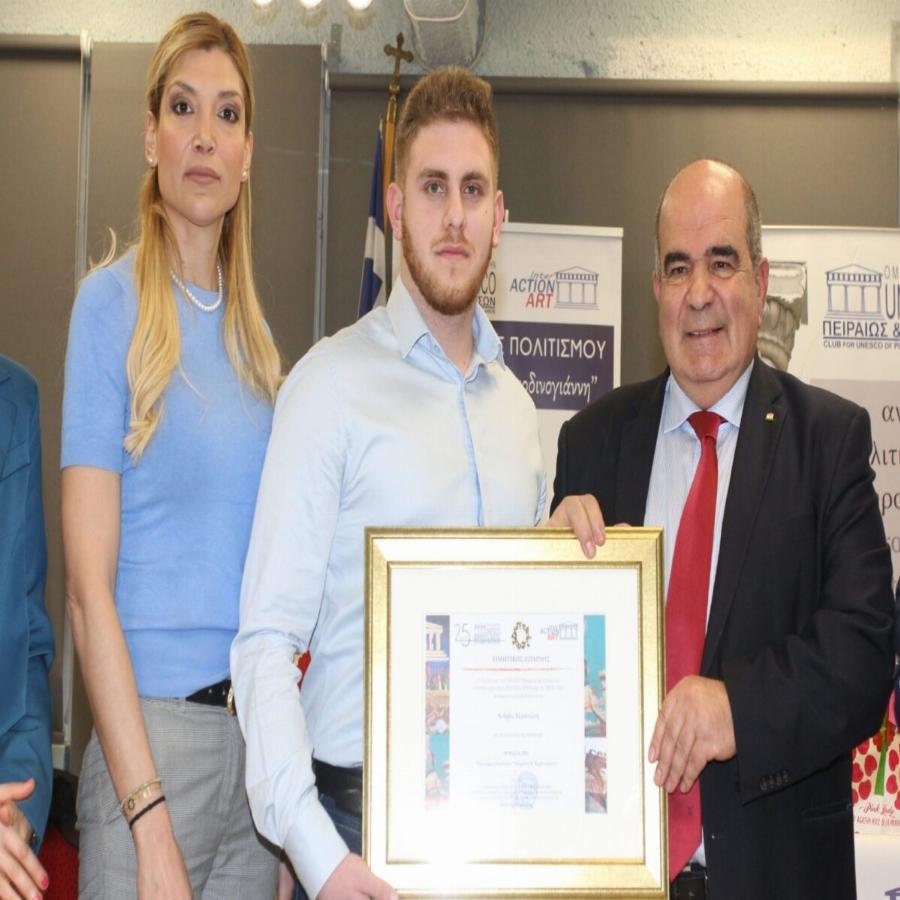 Είμαστε όλοι περήφανοι για τον Ανδρέα Αλικανιώτη: Η UNESCO βράβευσε τον 20χρονο «ήρωα» των Τεμπών