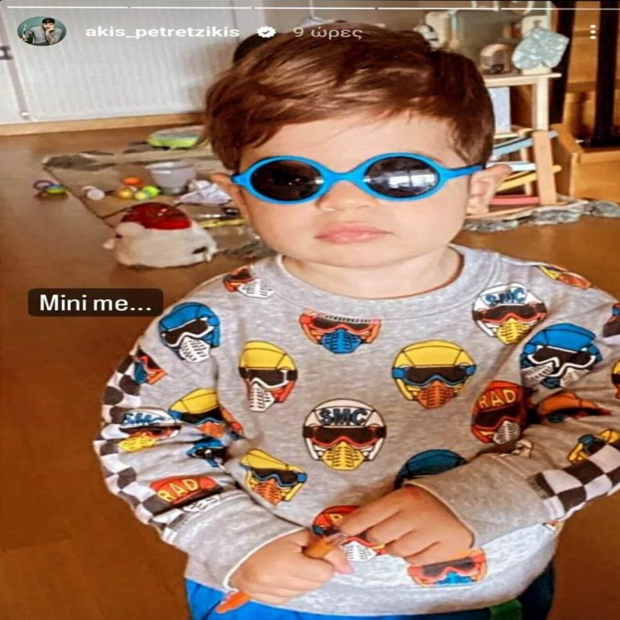 Πήρε την ομορφιά του μπαμπά του: Ο γλυκός γιος του Άκη Πετρεζίκη είναι η «μικρογραφία» του γνωστού σεφ