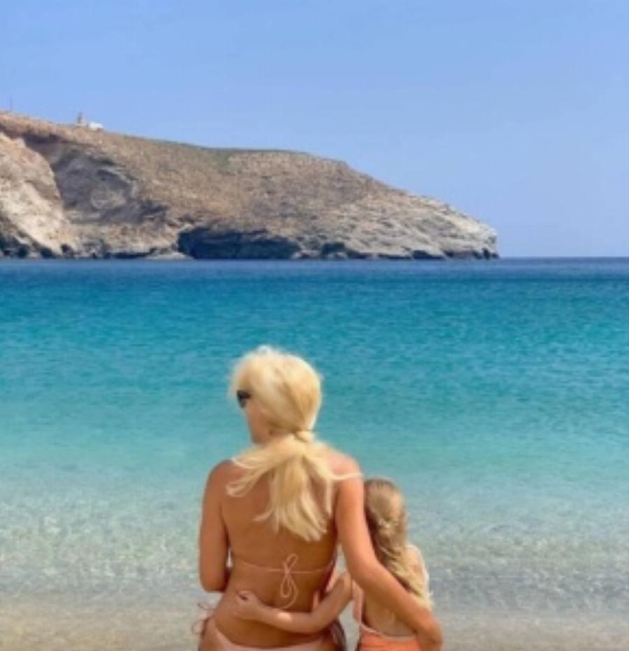 Μεγάλες χαρές στο σπίτι της Ελένης Μενεγάκη: Η κατάξανθη Μαρίνα έκλεισε τα 8 της χρόνια και ετοιμάζεται μεγάλη γιορτή