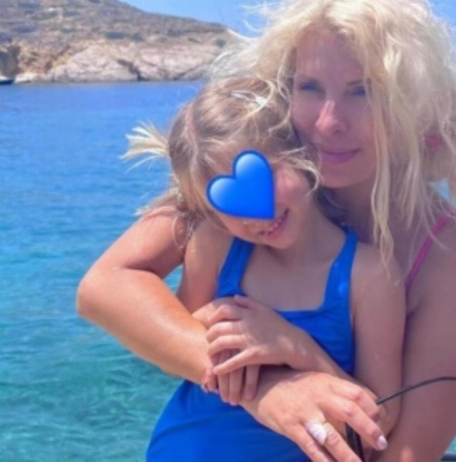 Μεγάλες χαρές στο σπίτι της Ελένης Μενεγάκη: Η κατάξανθη Μαρίνα έκλεισε τα 8 της χρόνια και ετοιμάζεται μεγάλη γιορτή