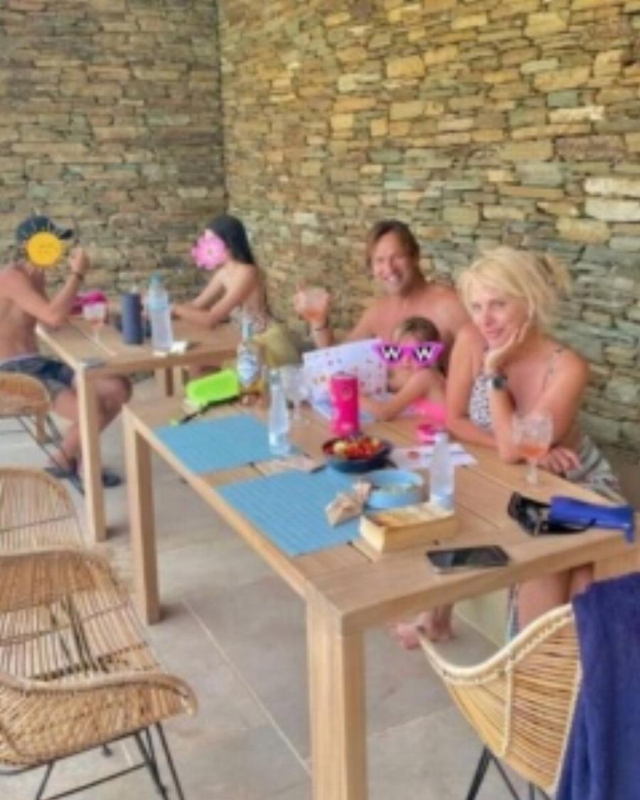 Μεγάλες χαρές στο σπίτι της Ελένης Μενεγάκη: Η κατάξανθη Μαρίνα έκλεισε τα 8 της χρόνια και ετοιμάζεται μεγάλη γιορτή