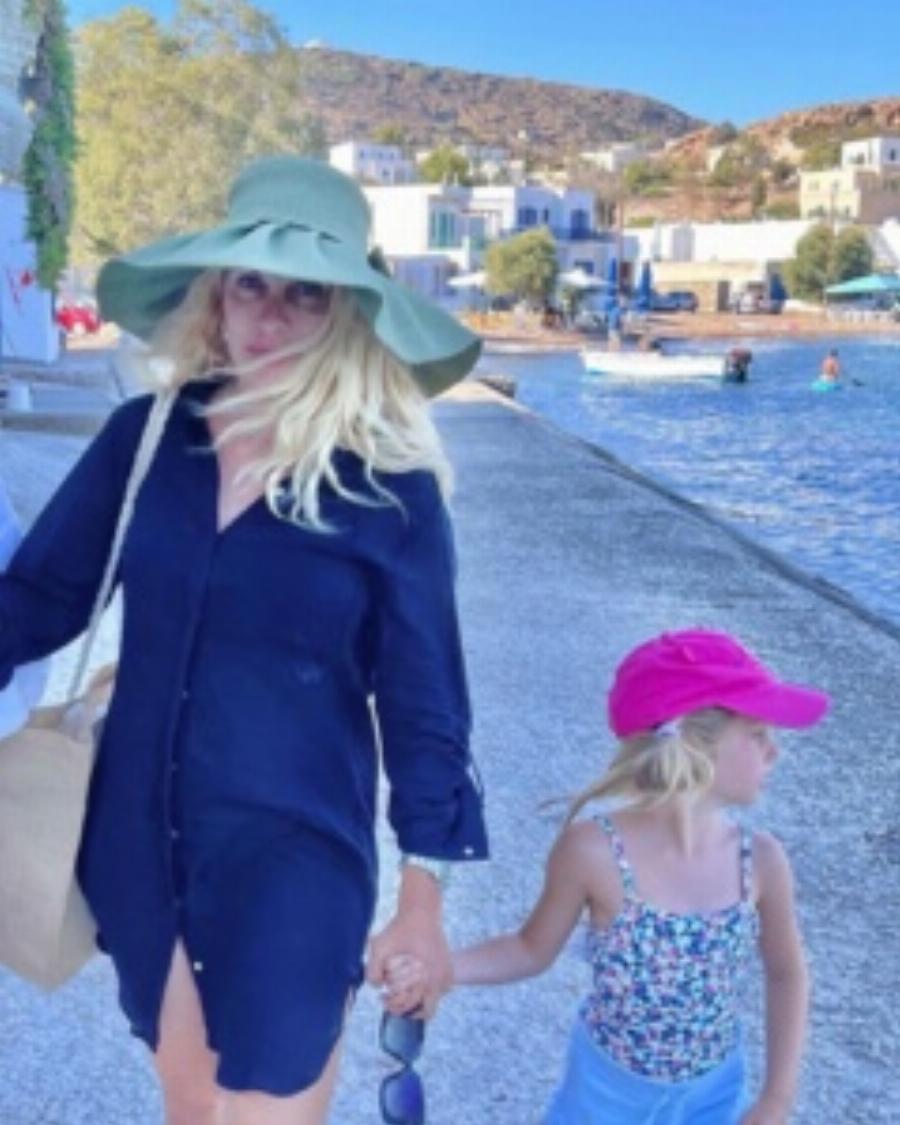 Μεγάλες χαρές στο σπίτι της Ελένης Μενεγάκη: Η κατάξανθη Μαρίνα έκλεισε τα 8 της χρόνια και ετοιμάζεται μεγάλη γιορτή