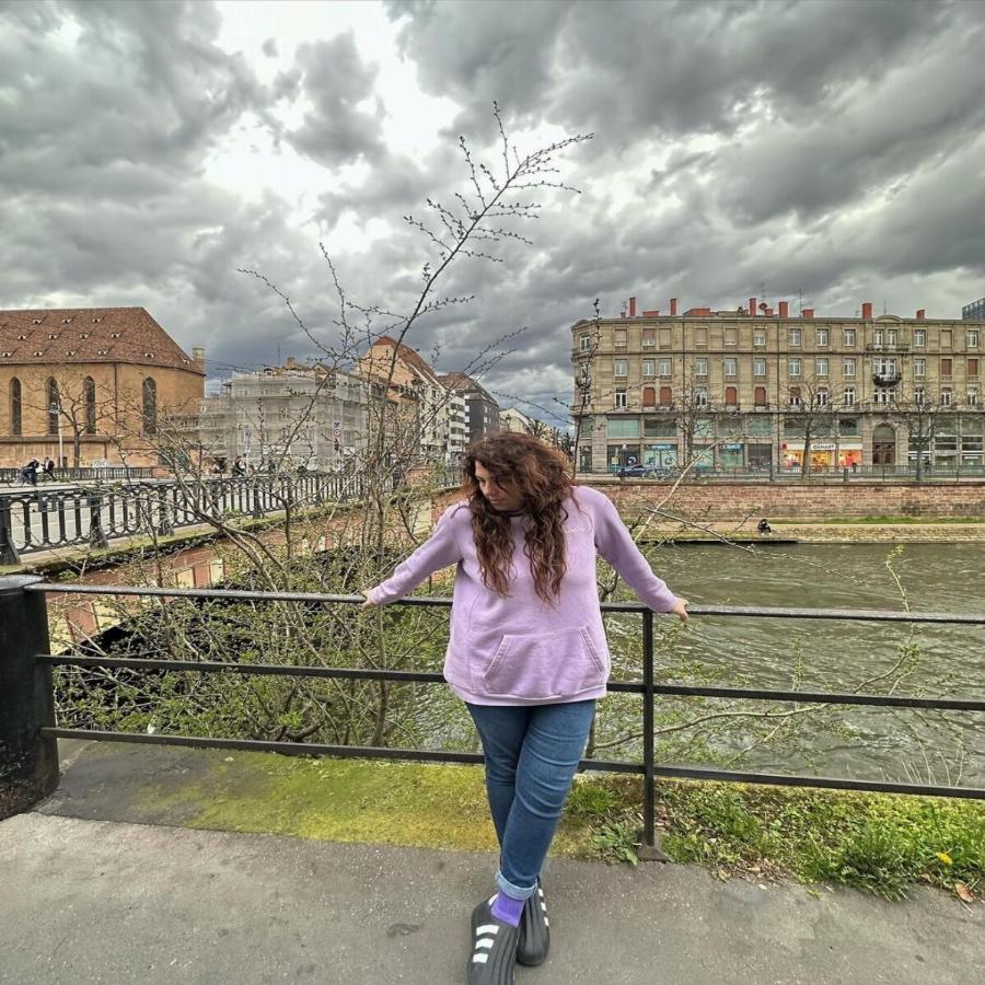 Εντυπωσιάζει η Κατερίνα Ζαρίφη: Η πρώτη ολόσωμη εικόνα μετά την απώλεια κιλών