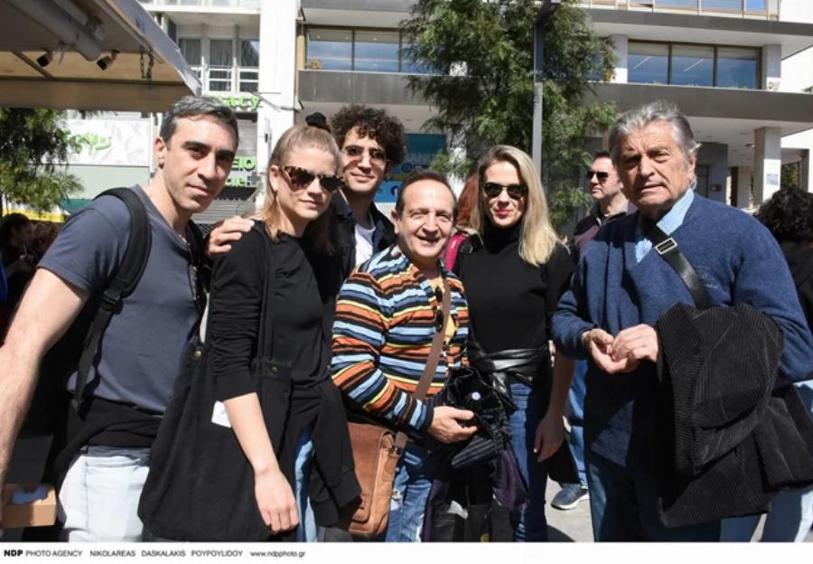 Ο καλλιτεχνικός κόσμος έδωσε το “παρών” για τα Τέμπη: Πολλοί γνωστοί ηθοποιοί και καλλιτέχνες στη συγκέντρωση