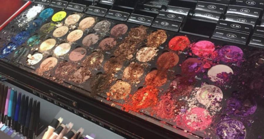 «Καταστροφέας» 5 ετών: Αγόρι διέλυσε όλα τα δείγματα μακιγιάζ στα Sephora και η μητέρα του τον πήρε και έγινε καπνός