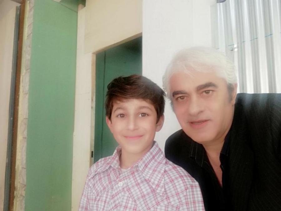 Ο Νίκος Καραγιώργης συγκλονίζει: «Πέθανε από ανακοπή στη σκηνή, ο κόσμος νόμιζε ότι ήταν στο έργο και χειροκροτούσε»