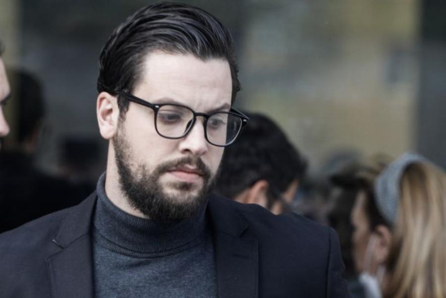 Νέα ζωή για τον Μάνο Δασκαλάκη: Συγκατοικεί με την κοπέλα του και δουλεύει σε γνωστή αλυσίδα