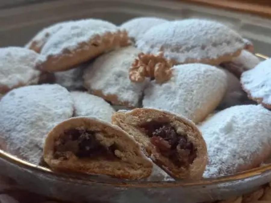 Θα γλείφετε τα δάχτυλά σας: Η εύκολη και οικονομική συνταγή για τραγανά νηστίσιμα σκαλτσούνια