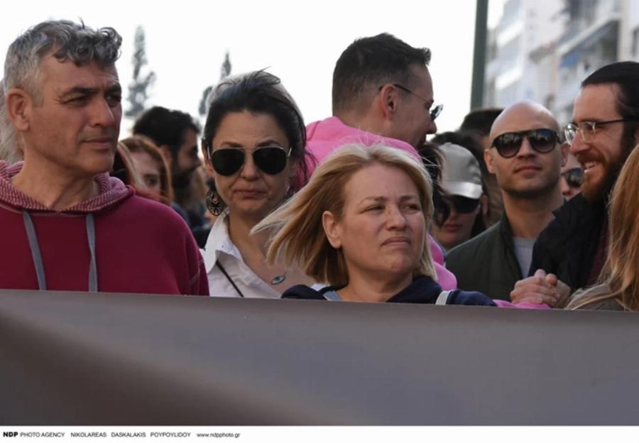 Ο καλλιτεχνικός κόσμος έδωσε το “παρών” για τα Τέμπη: Πολλοί γνωστοί ηθοποιοί και καλλιτέχνες στη συγκέντρωση