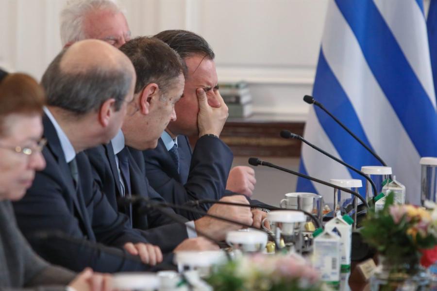 Συντετριμμένος ο Άδωνις Γεωργιάδης: Βαρύ το κλίμα στο υπουργικό συμβούλιο για τα Τέμπη