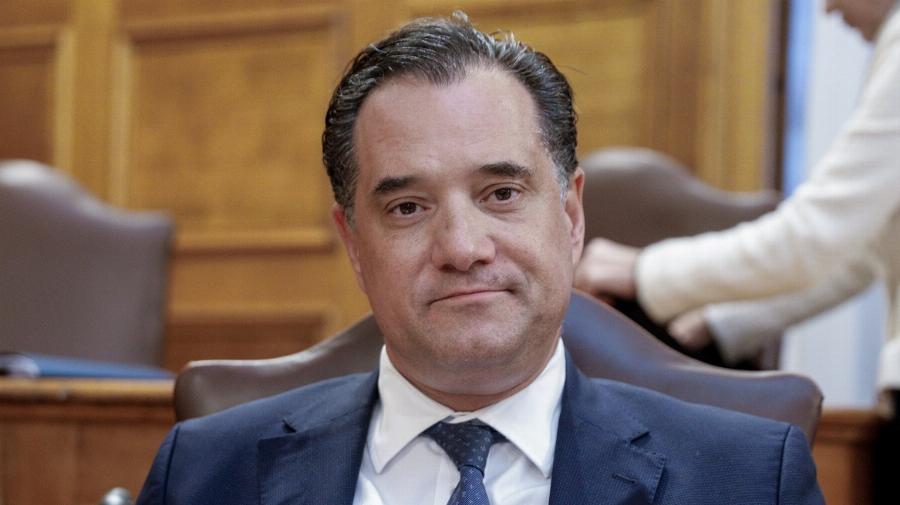 Όλα πήγαν στραβά: Τρολάρισμα δίχως τέλος στον Άδωνι Γεωργιάδη, κατά την επίσκεψη του σε λαϊκή αγορά