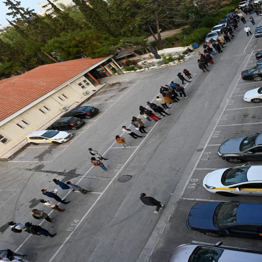 Συγκλονιστική η ανταπόκριση των Αθηναίων: Τρέχουν να δώσουν αίμα για τους τραυματίες στα Τέμπη