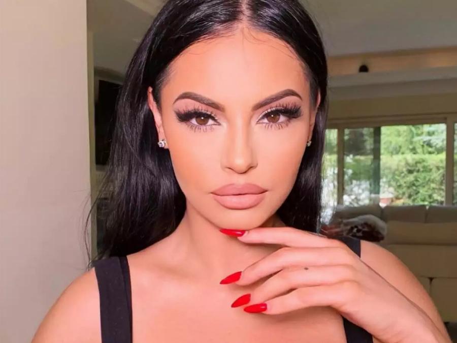 Δήμητρα Αλεξανδράκη: «Είμαι ένα βήμα πριν κλείσω το Instagram»