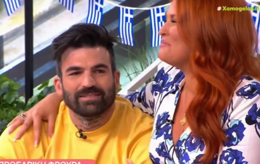 Λύγισε ο Δημήτρης Αλεξάνδρου on air: «Εύχομαι να με αξιώσει ο Θεός να δω τον γιο μου Εύζωνα»