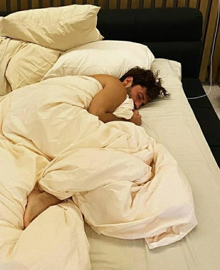 Μίνιμαλ και υπερπολυτελές σαν να βγήκε από ταινία: Ο Κωνσταντίνος Αργυρός έχει το ομορφότερο σπίτι της showbiz