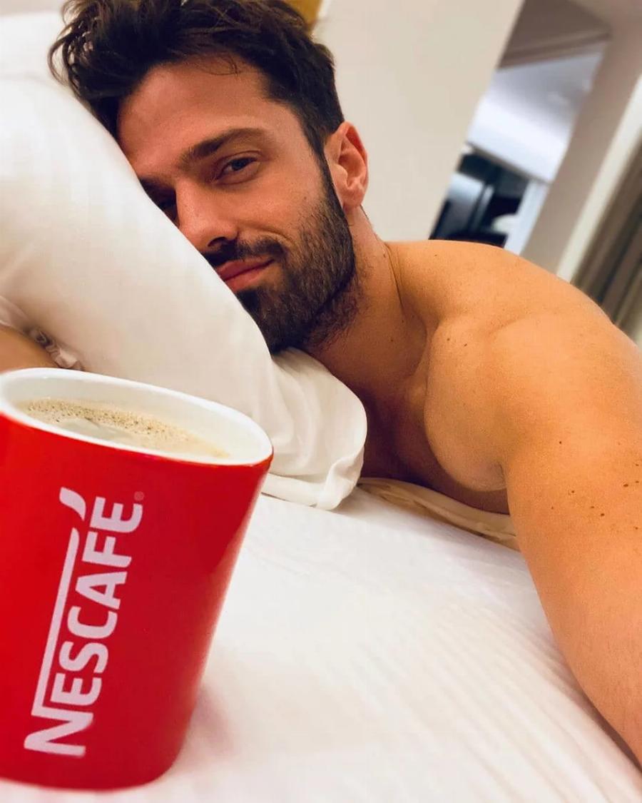 Μίνιμαλ και υπερπολυτελές σαν να βγήκε από ταινία: Ο Κωνσταντίνος Αργυρός έχει το ομορφότερο σπίτι της showbiz