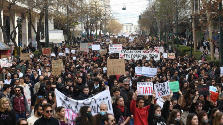 «Ο θυμός εξαπλώνεται»: Τον γύρο του κόσμου έκανε η ιστορική πορεία για τα Τέμπη