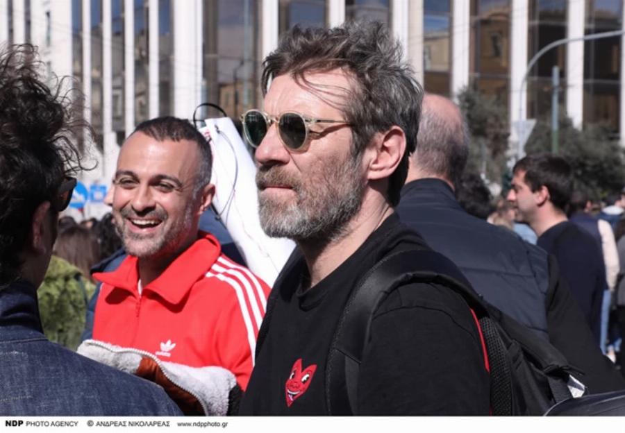 Ο καλλιτεχνικός κόσμος έδωσε το “παρών” για τα Τέμπη: Πολλοί γνωστοί ηθοποιοί και καλλιτέχνες στη συγκέντρωση