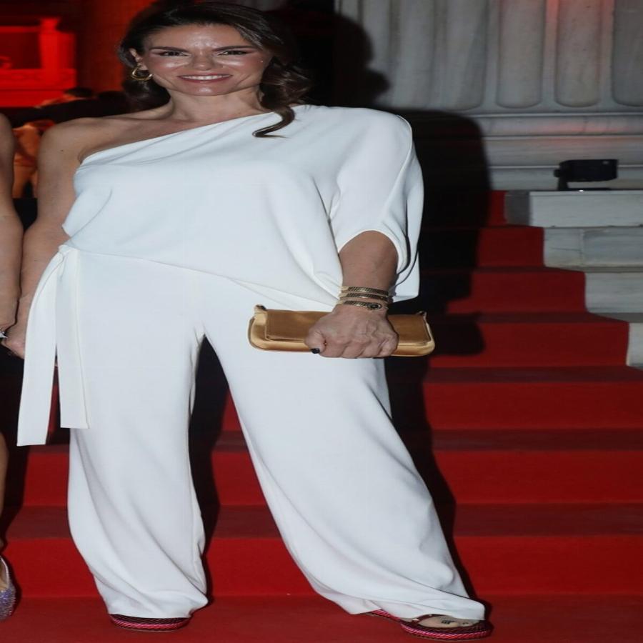 Το μήλο κάτω από τη μηλιά θα πέσει: Ποια είναι η μητέρα της όμορφης συντρόφου του Κωνσταντίνου Αργυρού