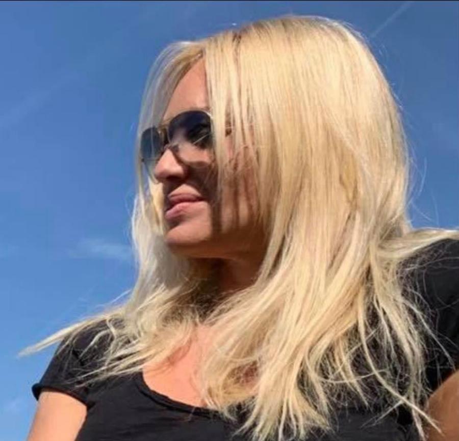 Τι κάνει σήμερα η Τζένη Ιωακειμίδου: Η Ουκρανή Νατάσα της σειράς «Βότκα Πορτοκάλι», 22 χρόνια μετά το τέλος της σειράς παραμένει μια κούκλα