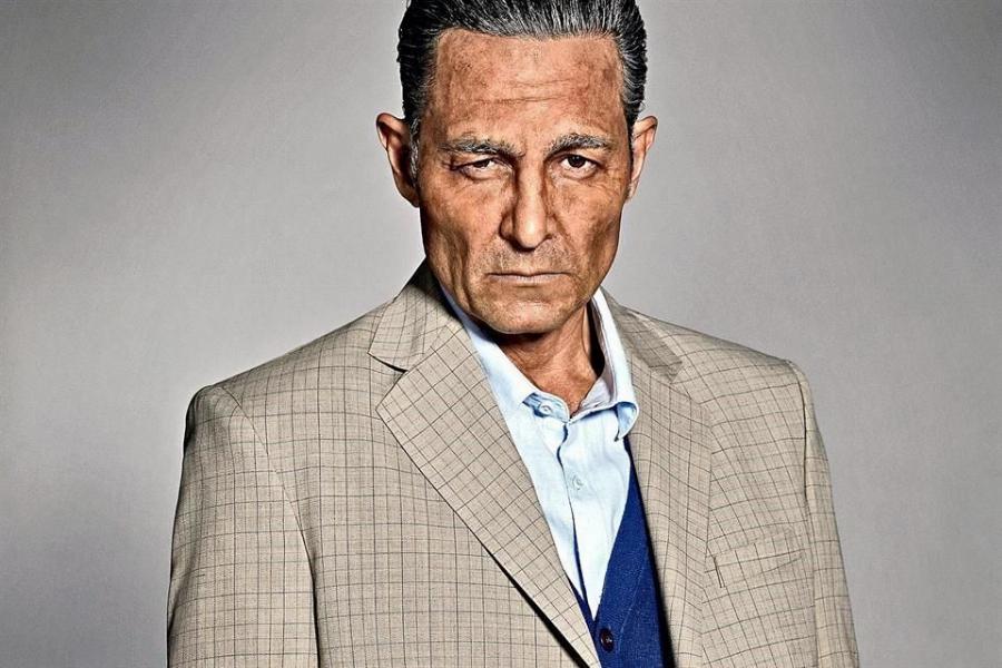 Ολική η μεταμόρφωση του Κάρλος Ντανιέλ από την «Σφετερίστρια»: Σκληρός κακοποιός και με γκρίζα μαλλιά στη νέα σειρά του Netflix