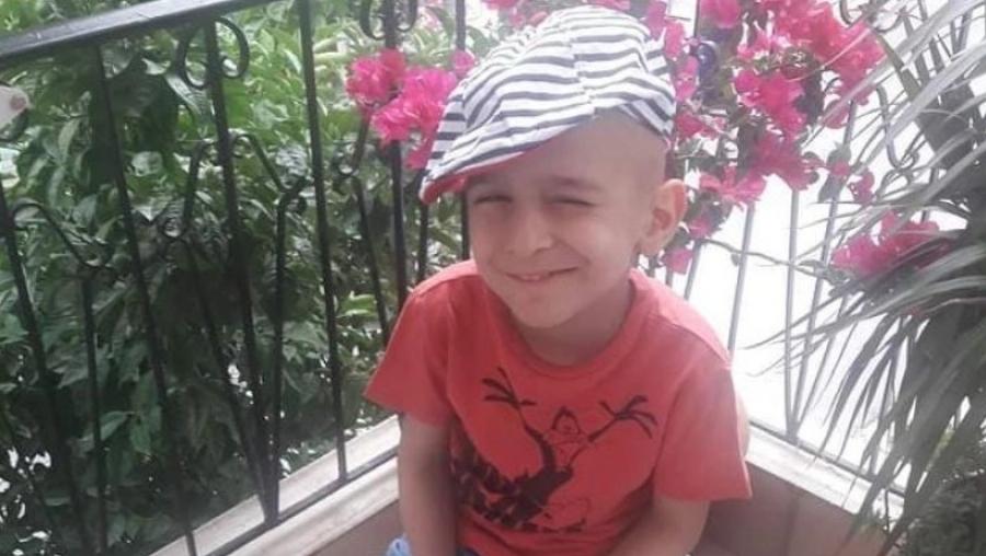 Ήρθε η στιγμή για τη μεγάλη μάχη: Έκκληση για τον 9χρονο Δημήτρη που δίνει μάχη με τον καρκίνο, «Χρειάζεται τη στήριξη όλων μας»