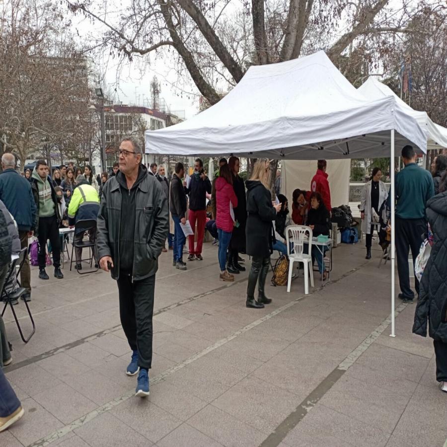 Αλληλεγγύη και ανθρωπιά: Συγκίνησαν οι Λαρισαίοι – Έκτακτη αιμοδοσία για την τραγωδία στα Τέμπη