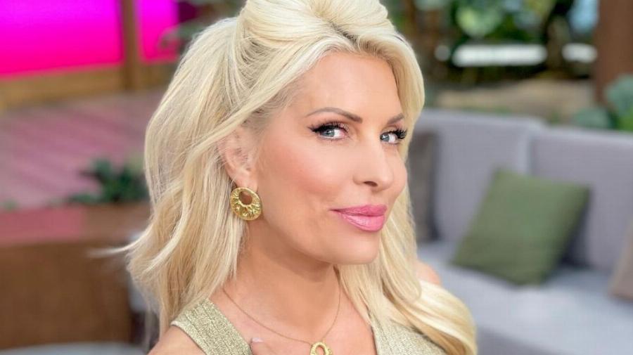 «Τι με κοιτάς; Δεν είμαι 60!»: «Πάγωσε» η Μενεγάκη στον αέρα της εκπομπής