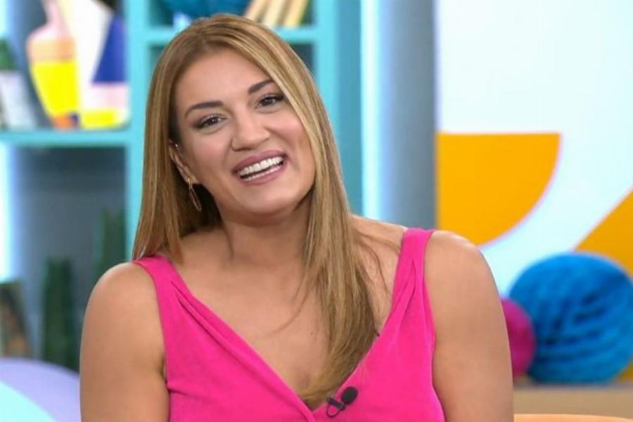 «Κοντεύω να σωριαστώ από το άγχος»: Πρεμιέρα για την Ελίνα Παπίλα και την εκπομπή “Είμαστε μαζί”