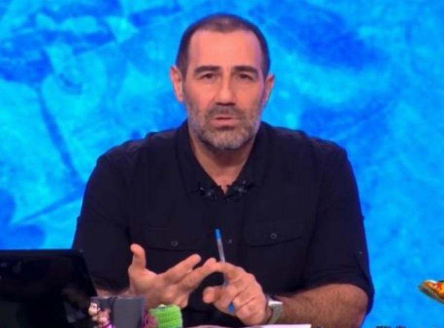 Το Ίντερνετ υποκλίθηκε στον Αντώνη Κανάκη: Με λίγα λόγια είπε όσα νιώθουμε όλοι για τα Τέμπη και «τελείωσε» το Ράδιο Αρβύλα