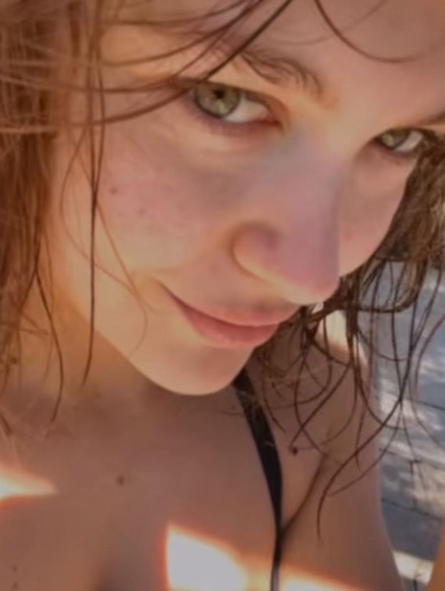 Η Κλέλια Ανδριολάτου πιο όμορφη από ποτέ: Η πρωταγωνίστρια του Maestro έκανε το πρώτο της μπάνιο και οι φωτογραφίες είναι υπέροχες