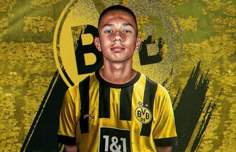 Αποθεώνεται ο 14χρονος Γιάννης – Χρήστος Κώστογλου: Υπέγραψε 4ετές συμβόλαιο με την Ντόρτμουντ