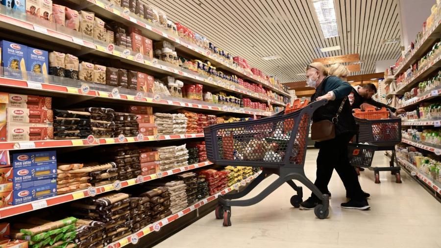 Το νου σας όταν ψωνίζετε: Αυτά είναι τα 9 κόλπα των σούπερ μάρκετ που μας ξεγελούν και αγοράζουμε τα «λάθος» προϊόντα