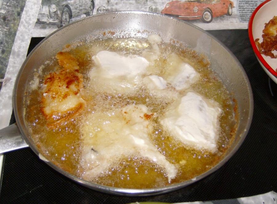 Αποκάλυψε το μυστικό ο Πετρετζίκης: Η viral συνταγή για τέλειο κουρκούτι και τραγανό μπακαλιάρο σκορδαλιά για την 25η Μαρτίου