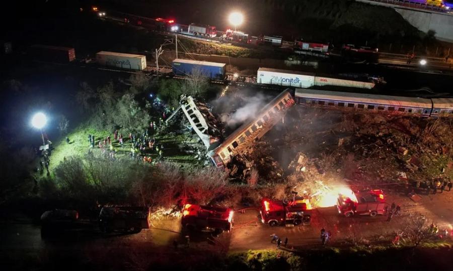Σε άσχημη κατάσταση η Καίτη Γαρμπή με τον Διονύση Σχοινά: Με 2 λέξεις τα είπαν όλα για την τραγωδία στα Τέμπη