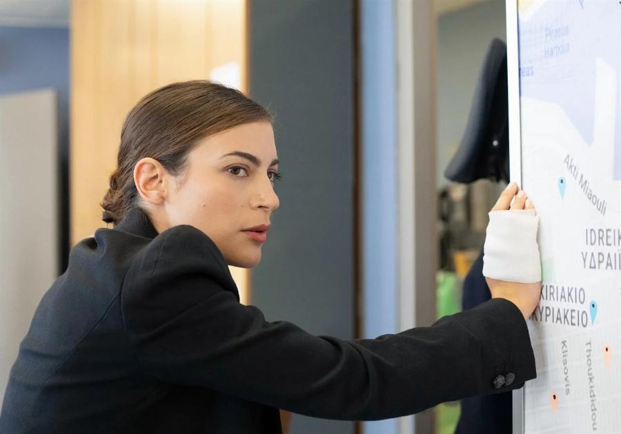 Κανείς δεν την αναγνώρισε: Η Μάρθα Λαμπίρη Φεντόρουφ από «δικηγόρος», πρωταγωνίστρια σε βίντεο κλιπ