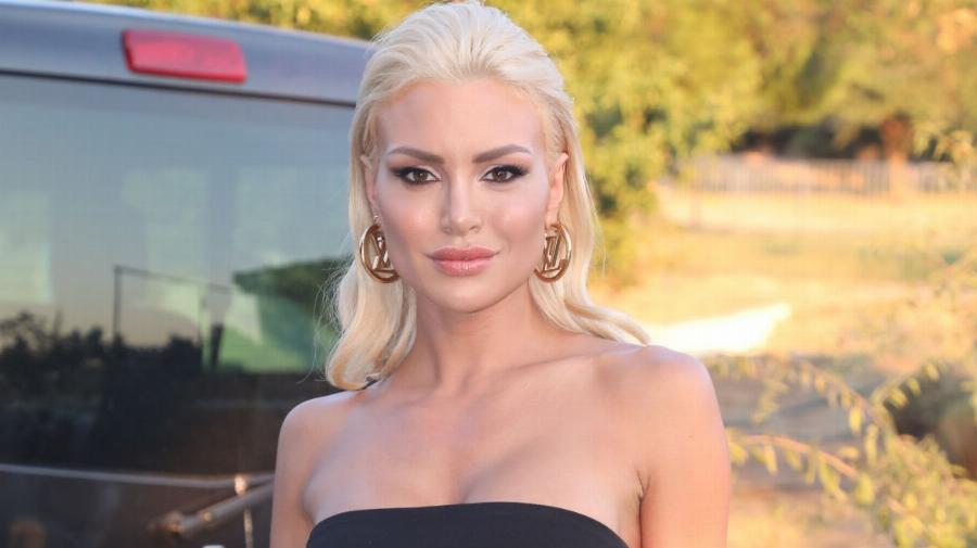 Κοστίζει όσο ένα αμάξι: Σούσουρο με Αλεξάνδρα Παναγιώταρου στο κέντρο της Αθήνας, όλοι κοιτούσαν τη τσάντα της