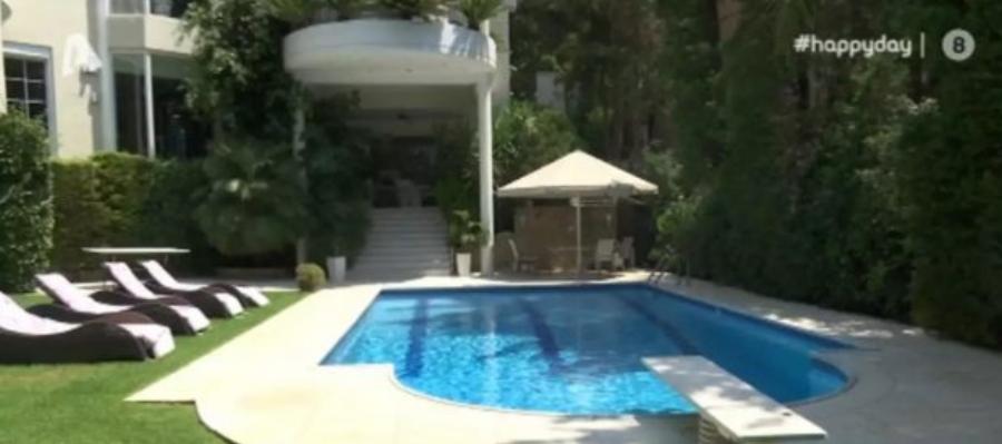 Μέσα στη χλιδή με πισίνα, κρύσταλλα, γυμναστήριο: Η εξωπραγματική 3όροφη βίλα του Κοκλώνη έχει μέχρι και μυστικό δωμάτιο