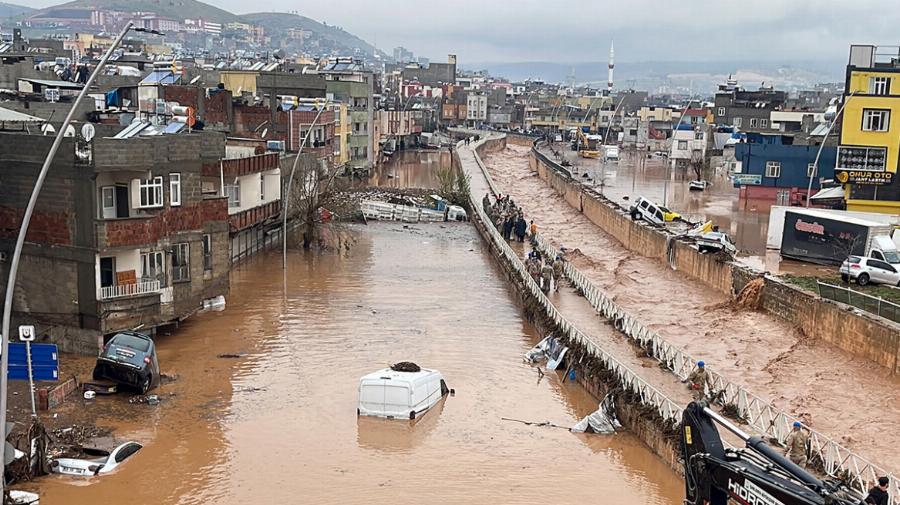 Πλημμύρες στις σεισμόπληκτες περιοχές της Τουρκίας: Αυξάνεται ο αριθμός των θυμάτων, μεταξύ των νεκρών και ένα μικρό παιδί
