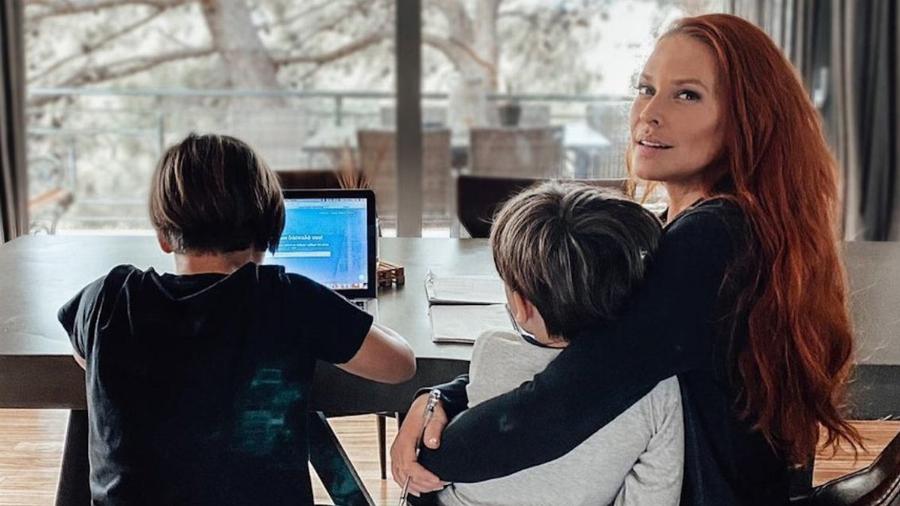 “Μόνο έτσι θα πας”: Η επική απάντηση της Σίσσυς Χρηστίδου στον 14χρονο γιο της που ζήτησε να βγει σε κλαμπ