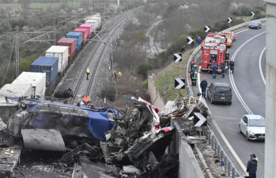 Τραγωδία στα Τέμπη: Στους 38 οι νεκροί και 53 τραυματίες νοσηλεύονται – Σε εξέλιξη η επιχειρήση απεγκλωβισμού