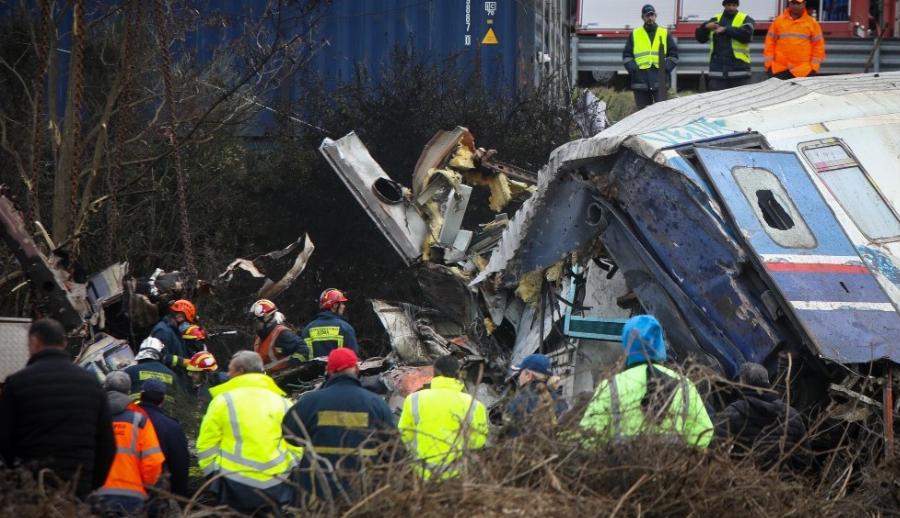 Τραγωδία στα Τέμπη: Το σκυλί δεν την άφηνε να φύγει μόνη της, το πήρε μαζί της και σώθηκε