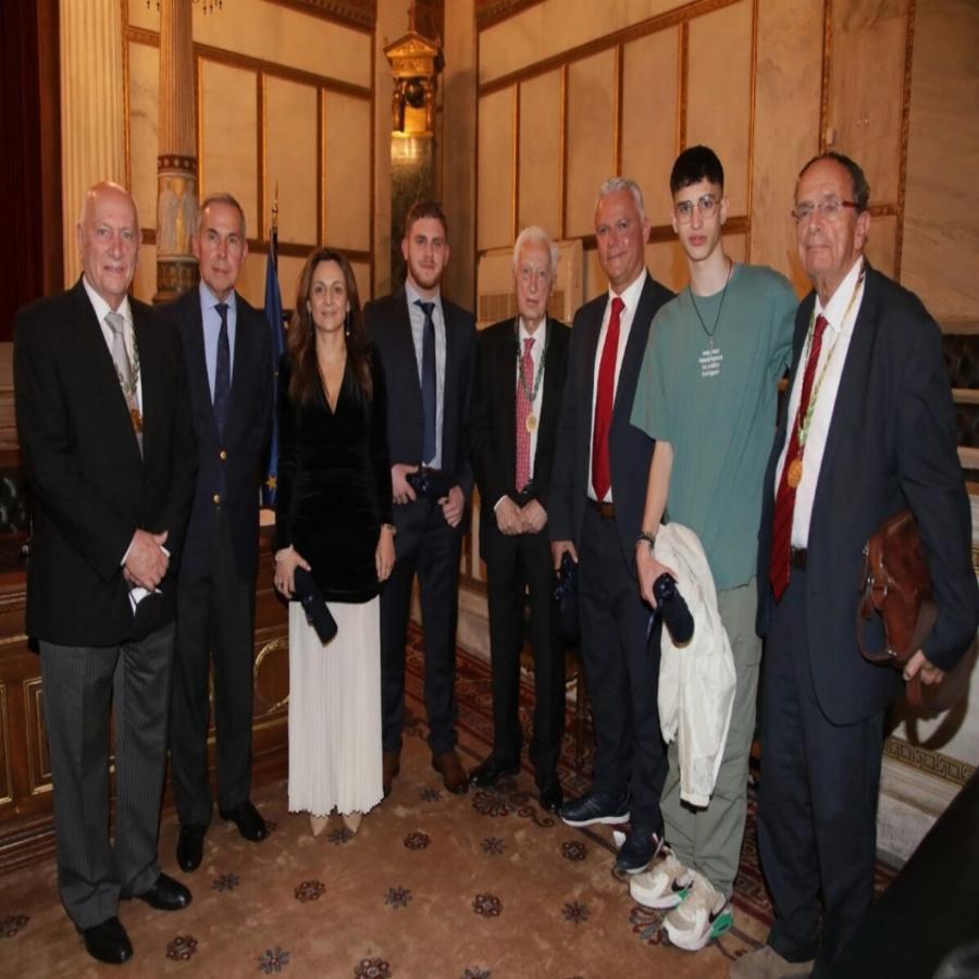 Όλο το διαδίκτυο μιλάει για τον Άγγελο Τσιαμούρα: Τα λόγια του στην βράβευση του που συγκινούν την Ελλάδα