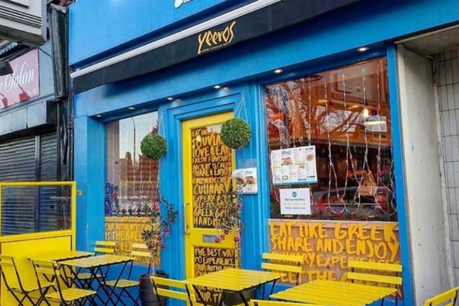 Ζητείται τυλιχτής: Το ελληνικό σουβλατζίδικο στην Ιρλανδία ψάχνει προσωπικό και δίνει 2.500 ευρώ το μήνα