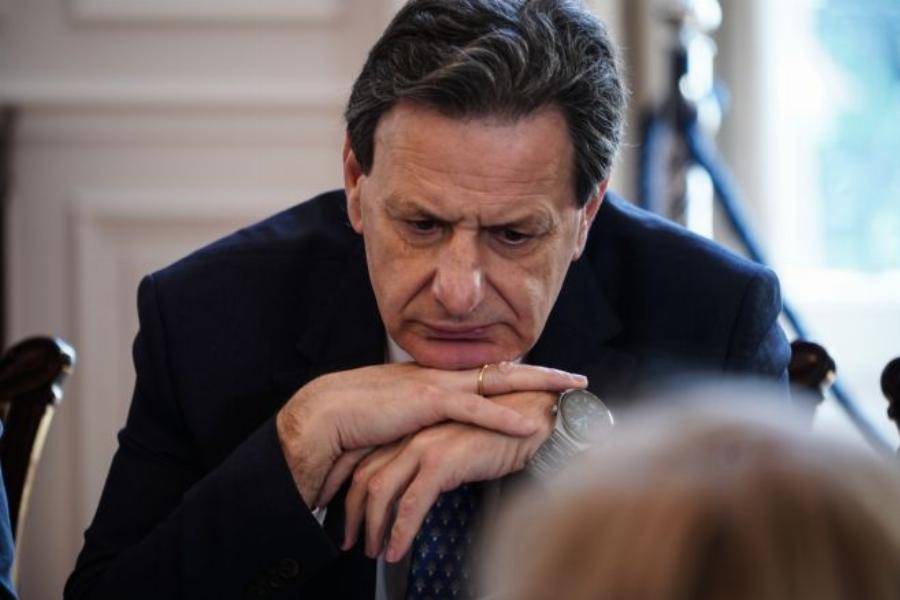 Συντετριμμένος ο Άδωνις Γεωργιάδης: Βαρύ το κλίμα στο υπουργικό συμβούλιο για τα Τέμπη