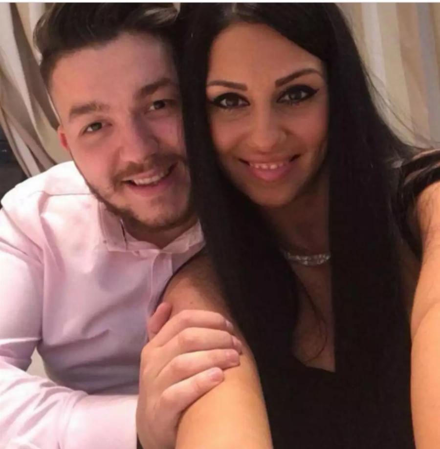 «Έκλαψα αλλά δεν στερεύει το δάκρυ»: Νεκρή η 34χρονη μητέρα από την Κατερίνη στη σύγκρουση τρένων στα Τέμπη