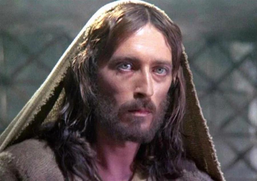 «Ο Ιησούς από τη Ναζαρέτ»: Ο ηθοποιός που υποδύθηκε τον Χριστό περιγράφει τη συγκλονιστική στιγμή από τη σταύρωση