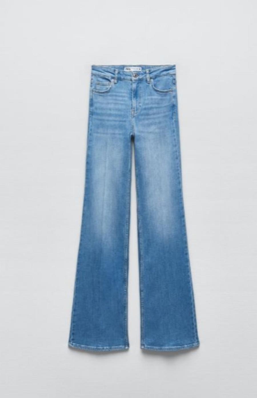 Όλες τρέχουν να αγοράσουν το τζιν της Μαρίας Κορινθίου: Φόρεσε τη Νο1 ανοιξιάτικη τάση και κολακεύει όλα τα σώματα